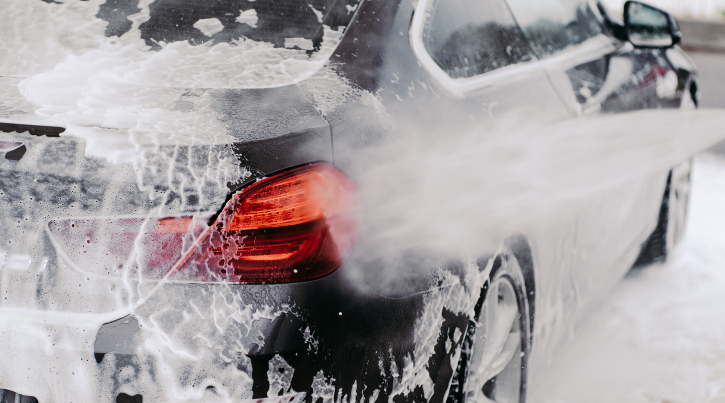 Explore our professional car wash range by Blue Yel: alkaline pre-wash, foaming shampoos with wax, powerful active foam, and seasonal insect remover. Designed for flawless results.
